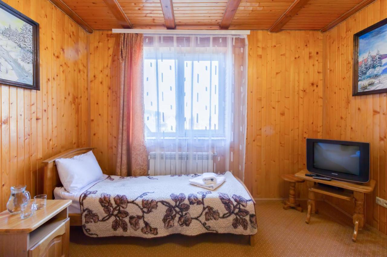 У Мар'Яни І Назара Hotel Yaremche Exterior photo