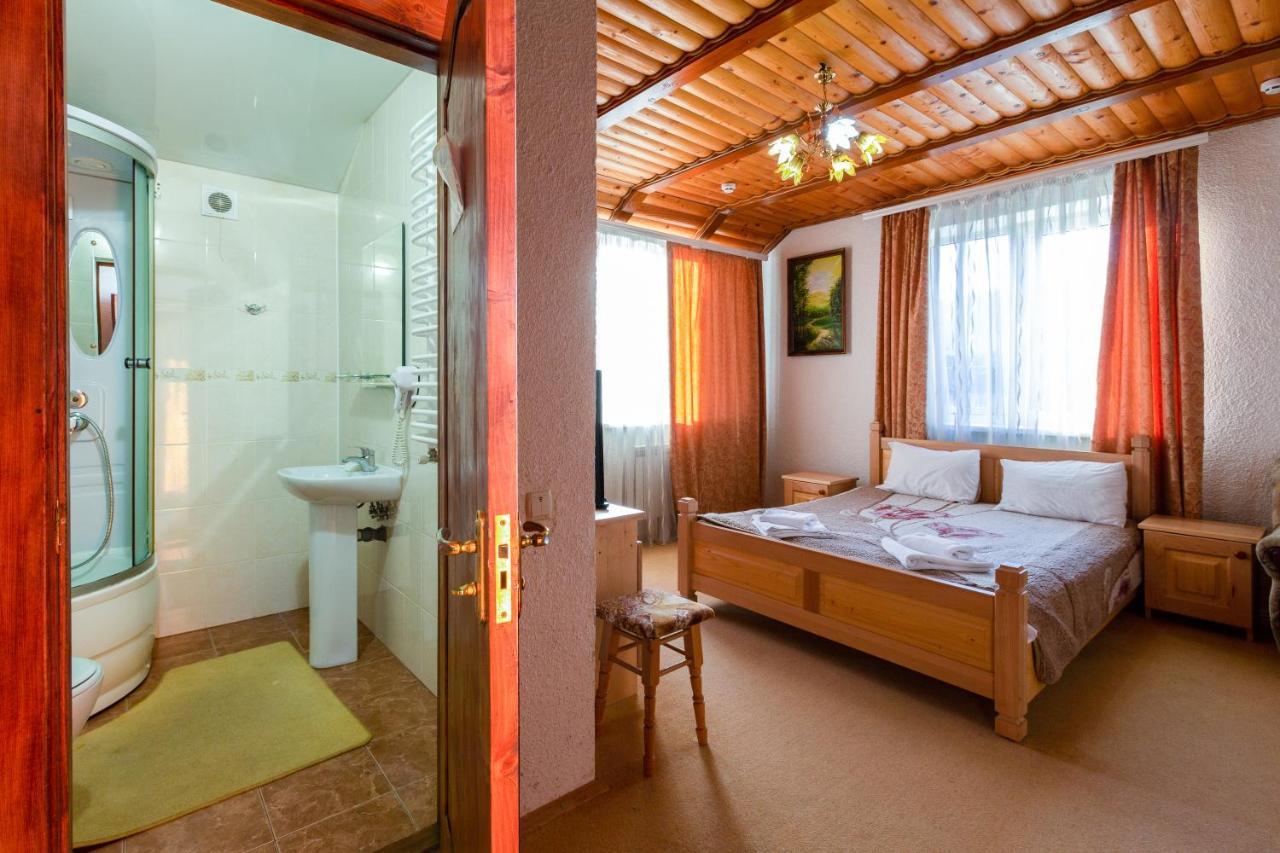 У Мар'Яни І Назара Hotel Yaremche Exterior photo