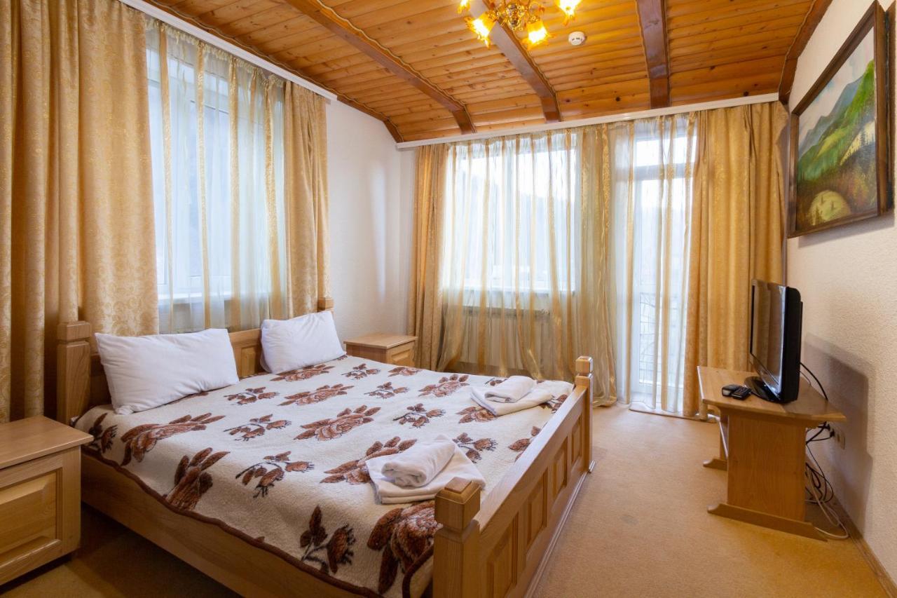 У Мар'Яни І Назара Hotel Yaremche Exterior photo
